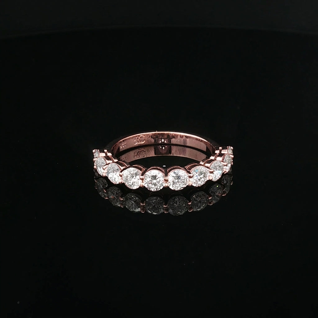 Paula – Round Claw Set Diamond Band