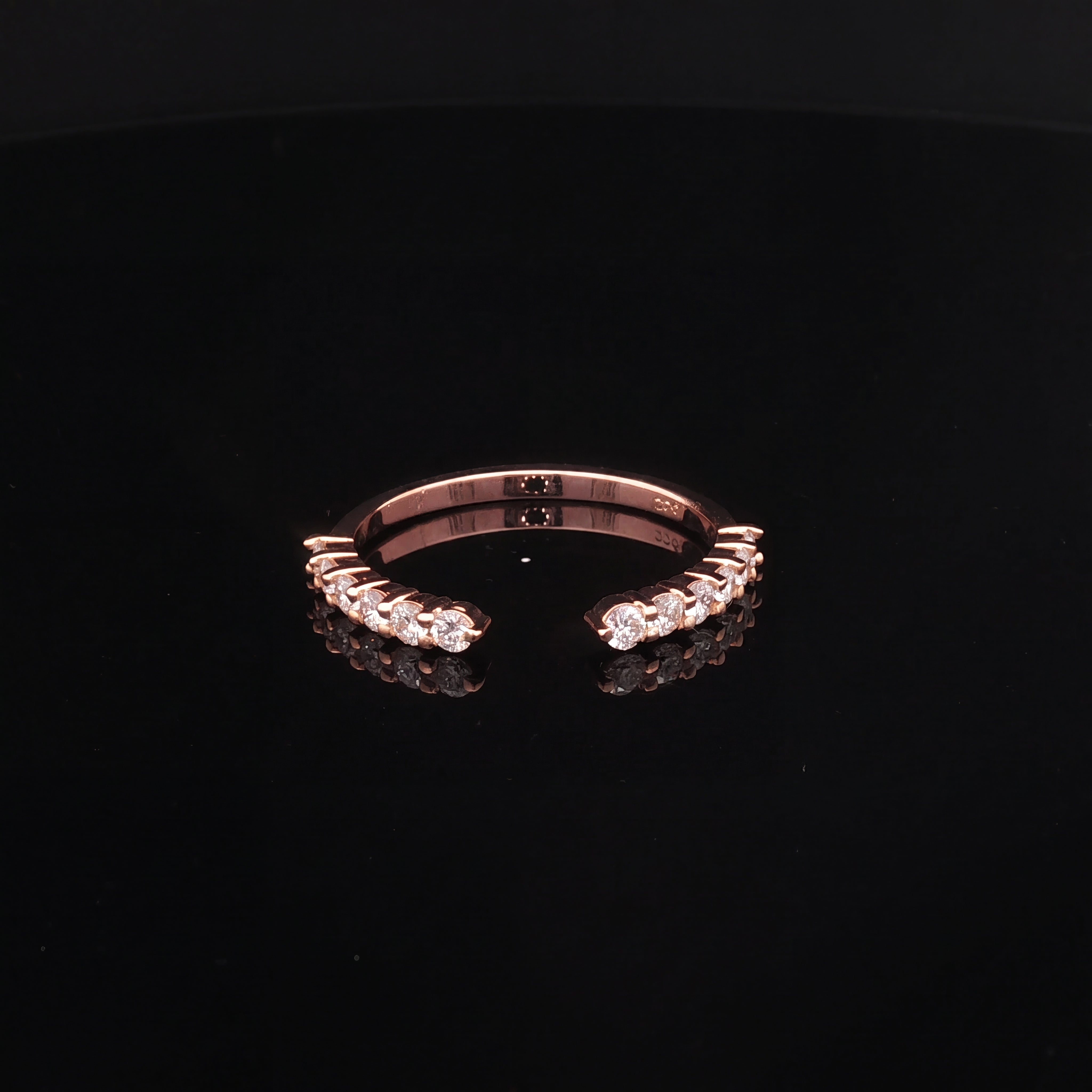 Julia - Round Brilliant-Cut Diamond Open Gap Ring