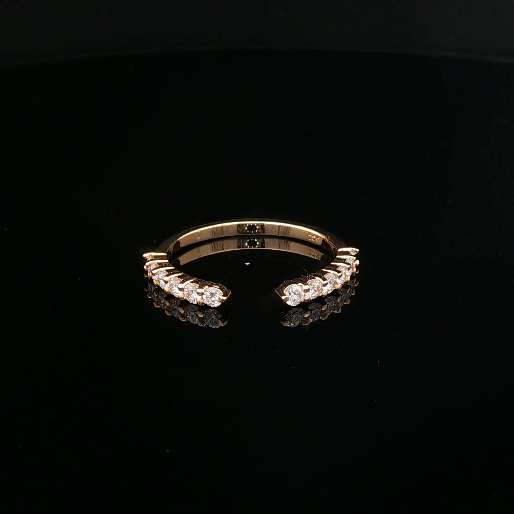 Julia - Round Brilliant-Cut Diamond Open Gap Ring