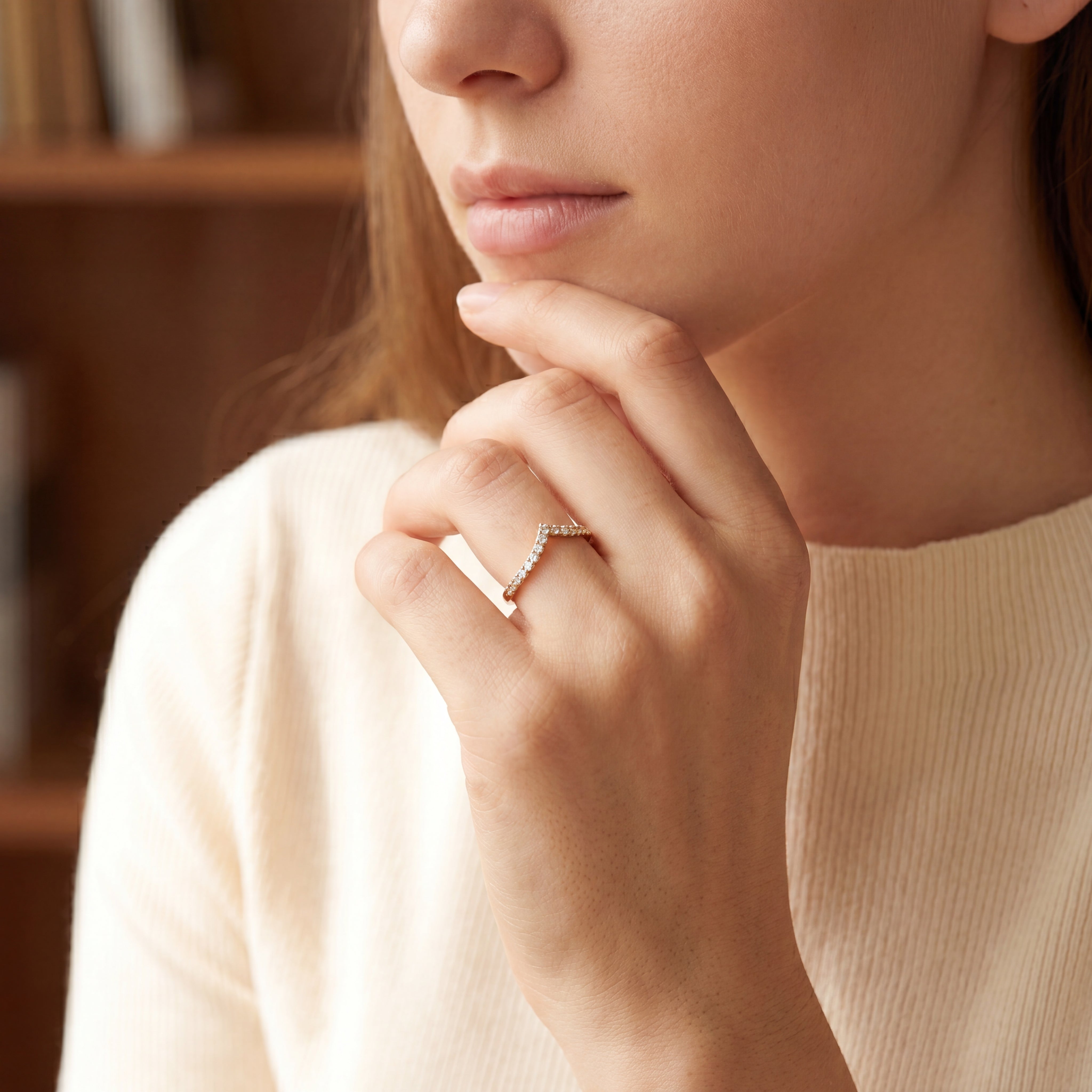 Orla - Round Diamond V Shape Band