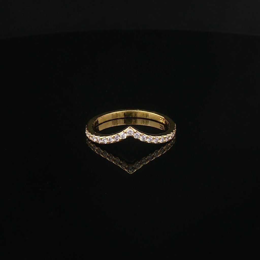 Orla - Round Diamond V Shape Band