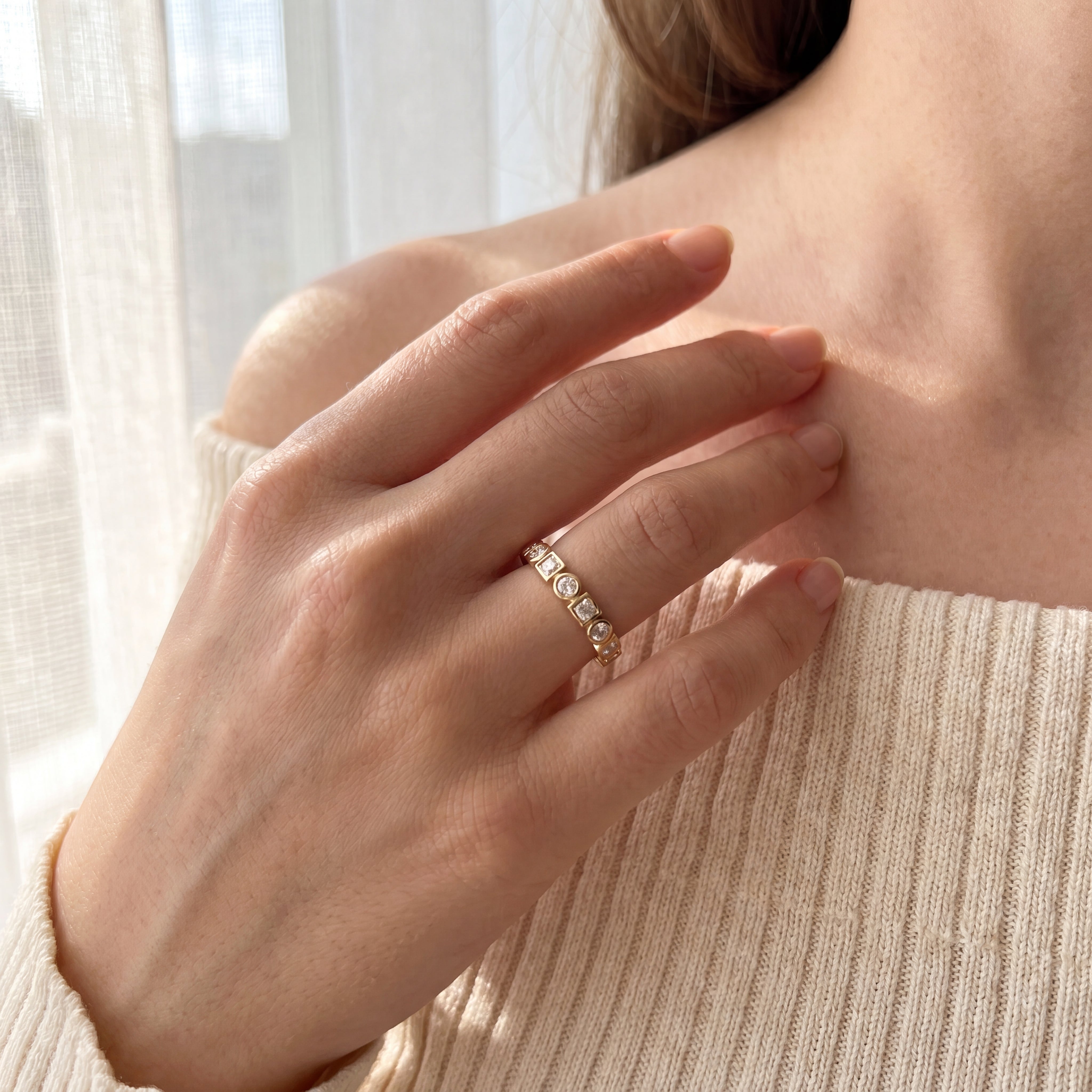Alannah - Princess and Round Bezel Set Diamond Band