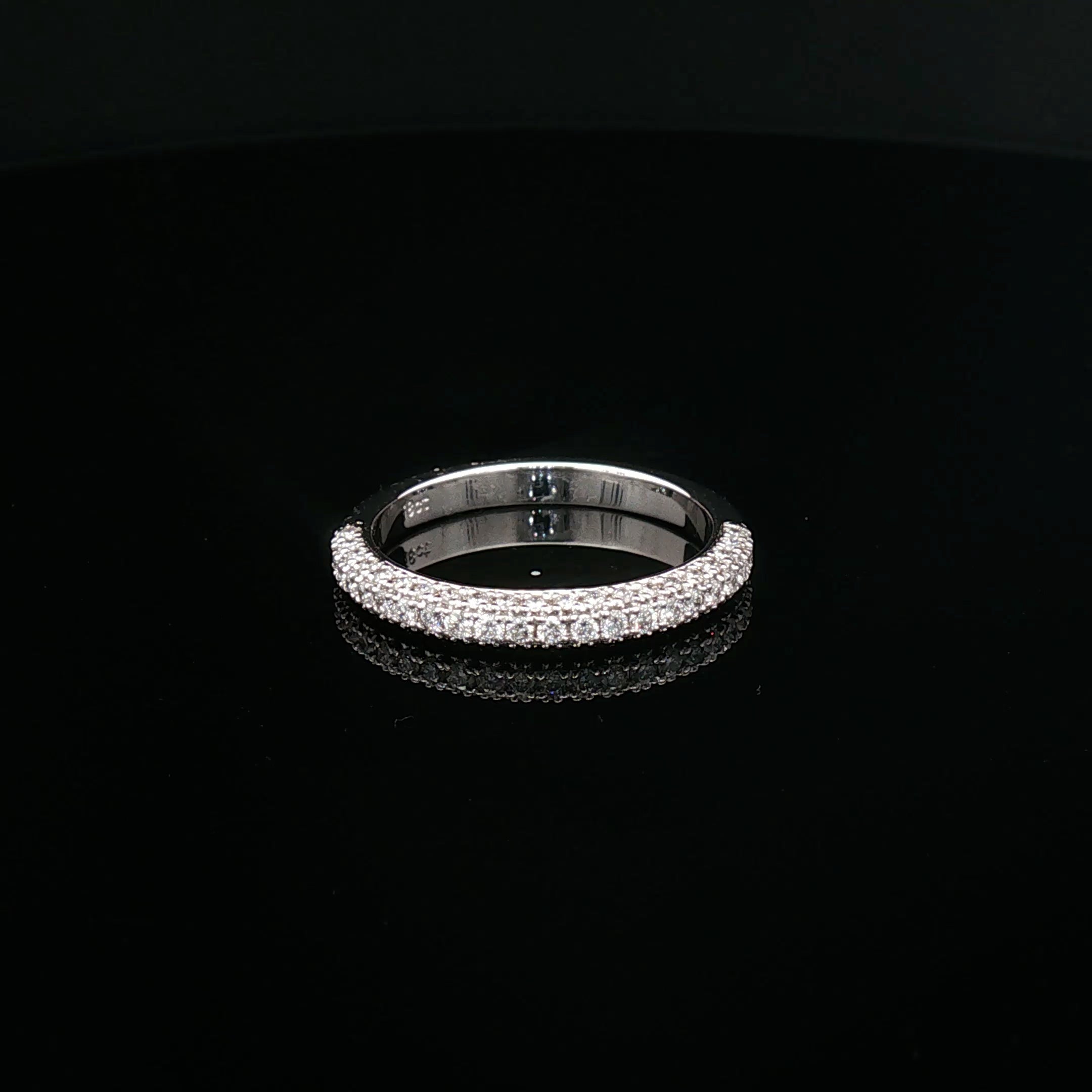 Lisa- 3 row pave set band