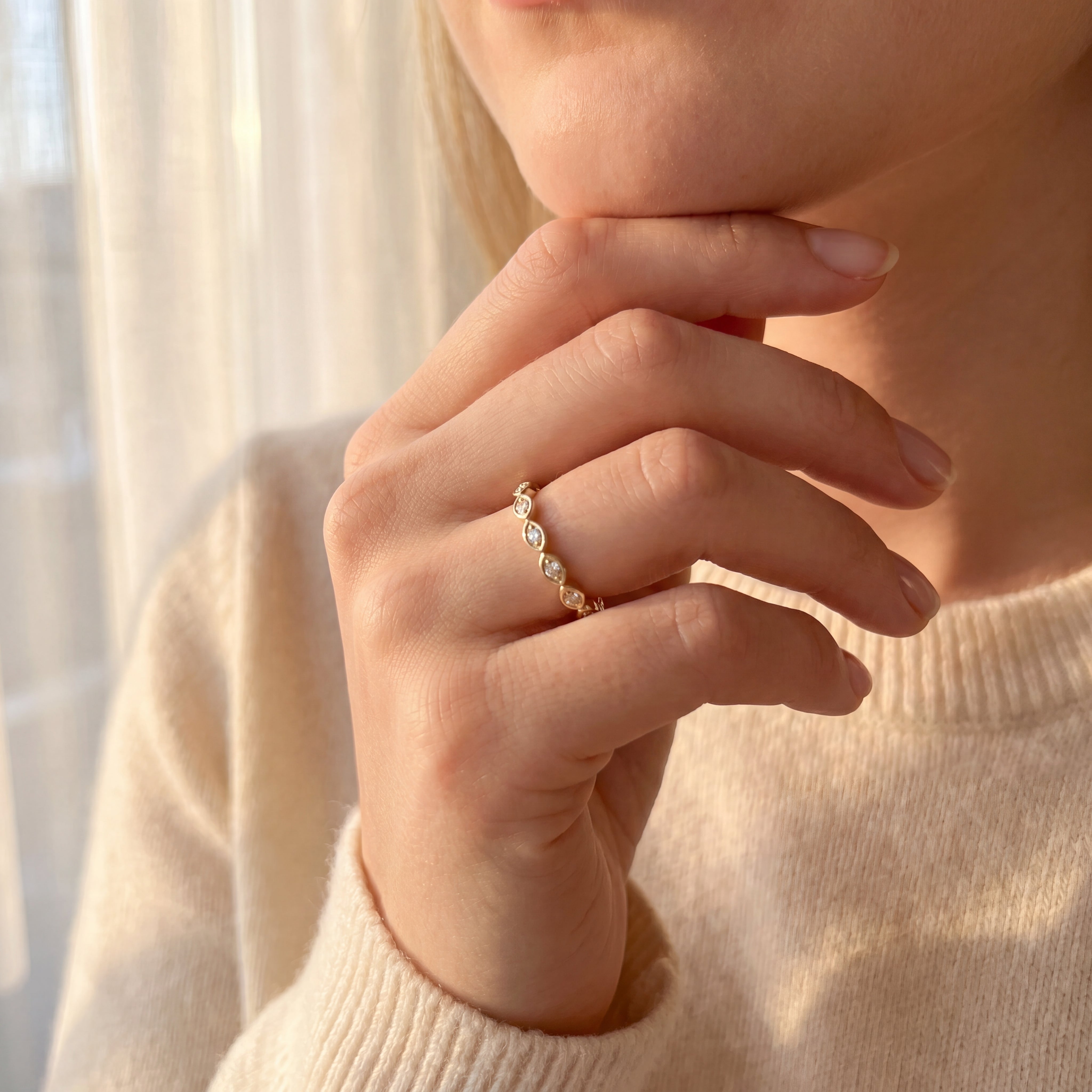 Peyton - Scalloped Diamond Stackable Ring