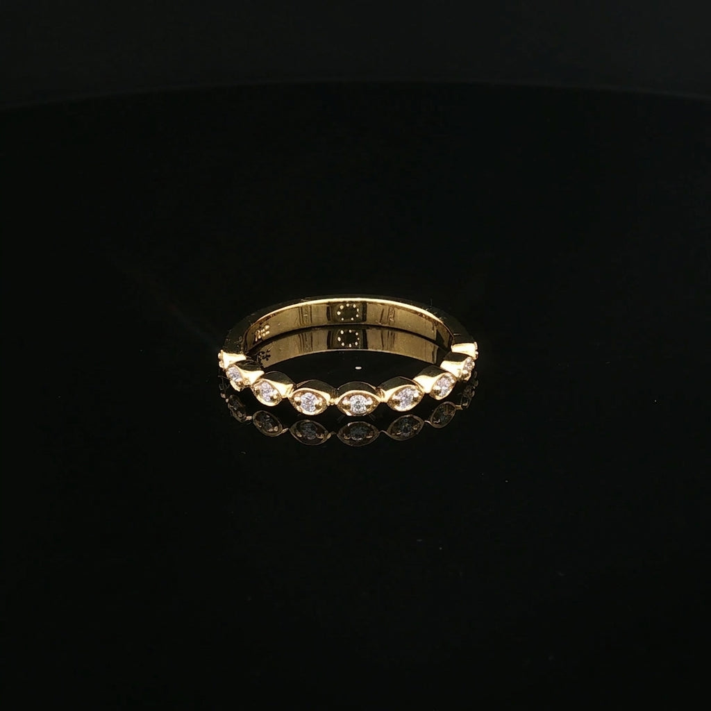 Peyton - Scalloped Diamond Stackable Ring
