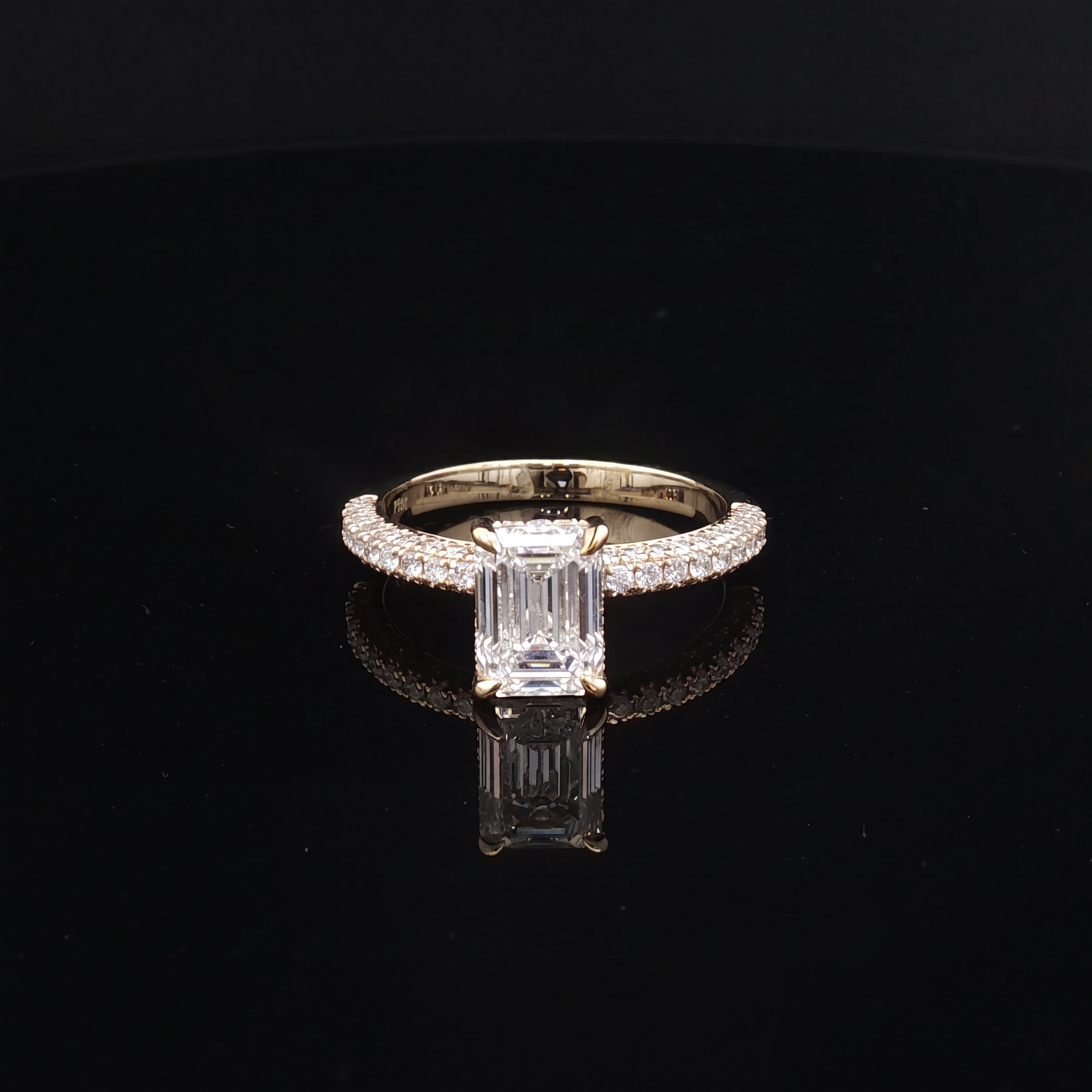 Florence - Emerald Cut Diamond Pavé Ring