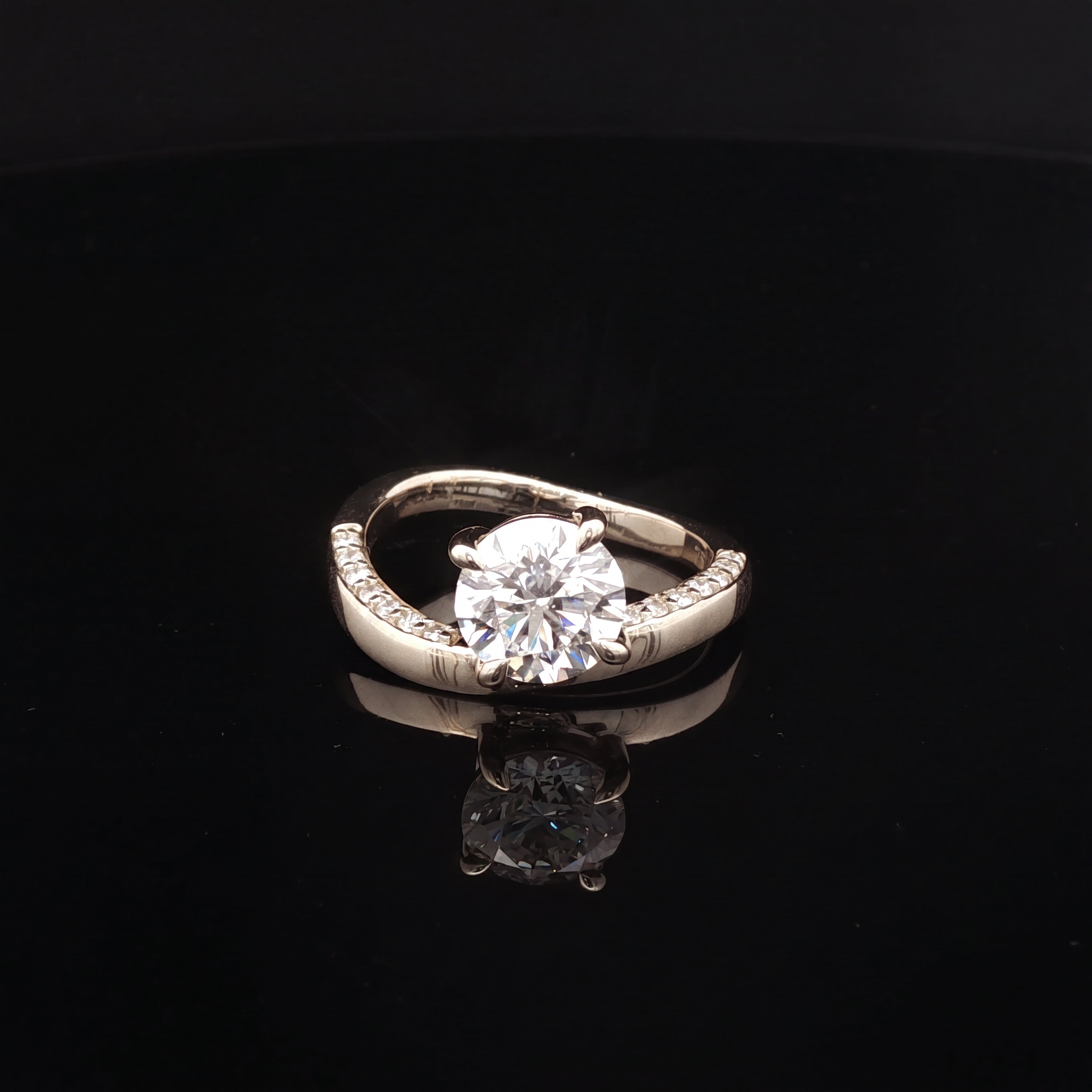 Paloma - Round Diamond Ring