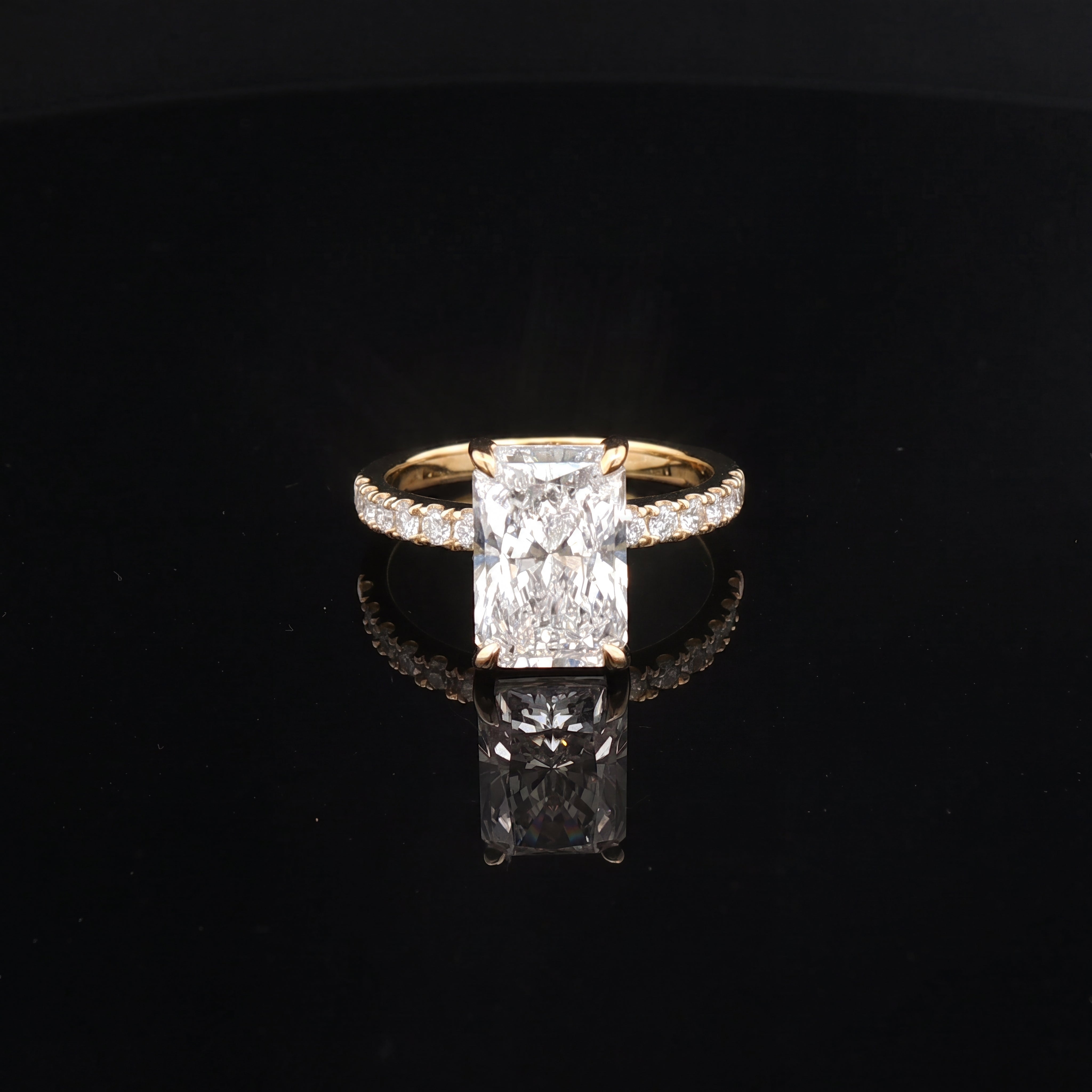 Geneva - Radiant Cut Diamond Ring With Claw Set Band