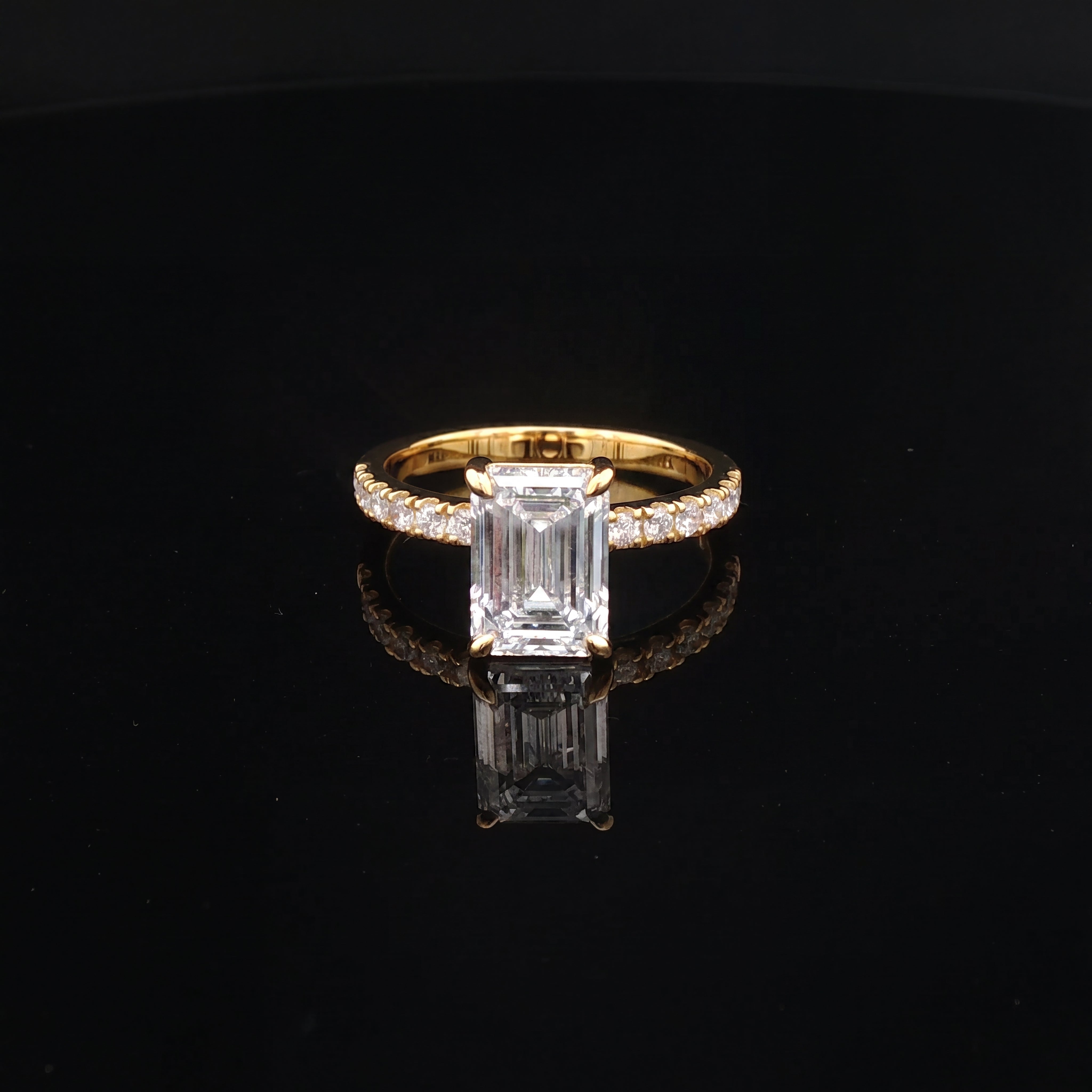 Monaco - Emerald Cut Diamond Claw Set Engagement Ring