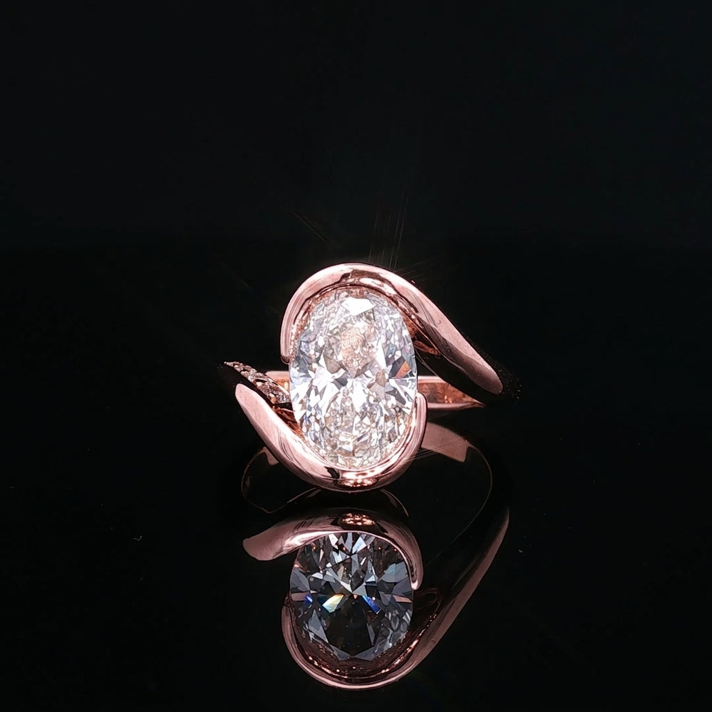 Como - Oval Diamond Bypass Solitaire Ring